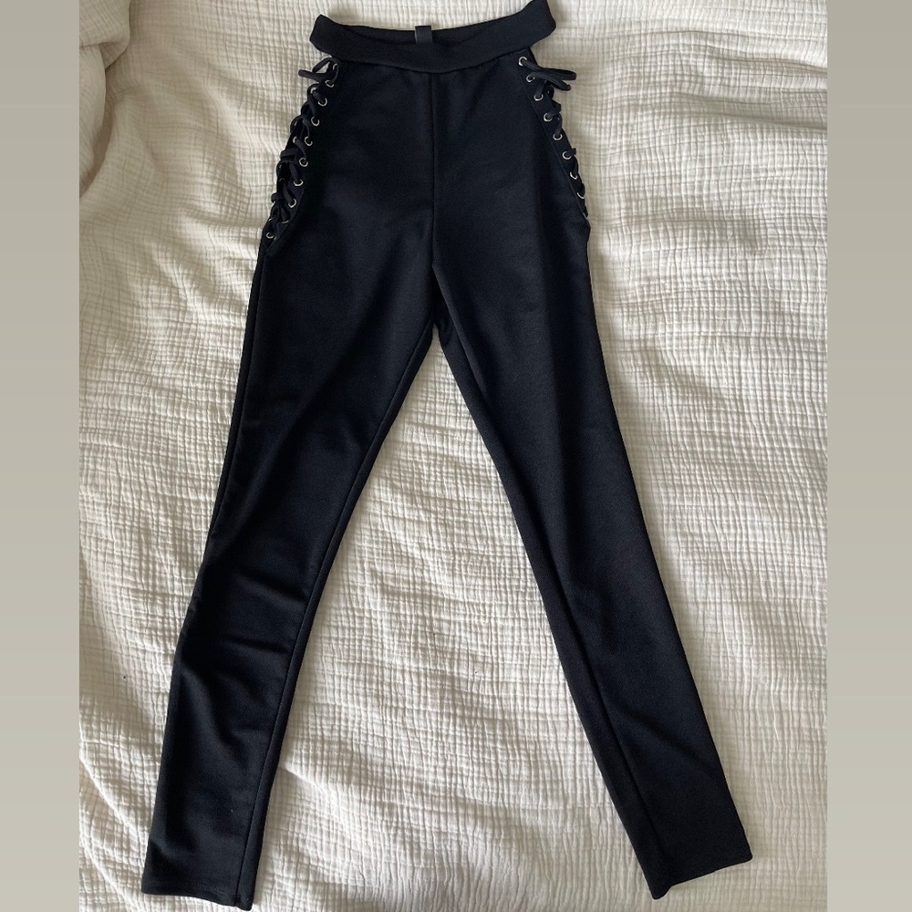 Black skinny pants with open sides. Size S from Windsor
